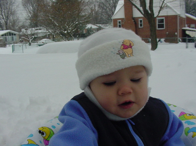 Emma_snow_day_11_mos_8