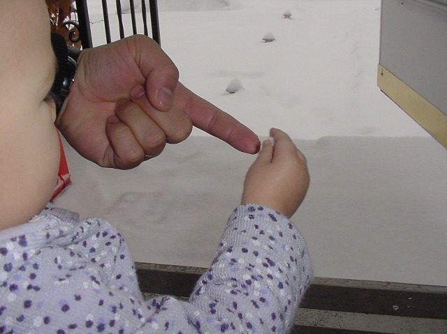 Emma_snow_day_11_mos_3